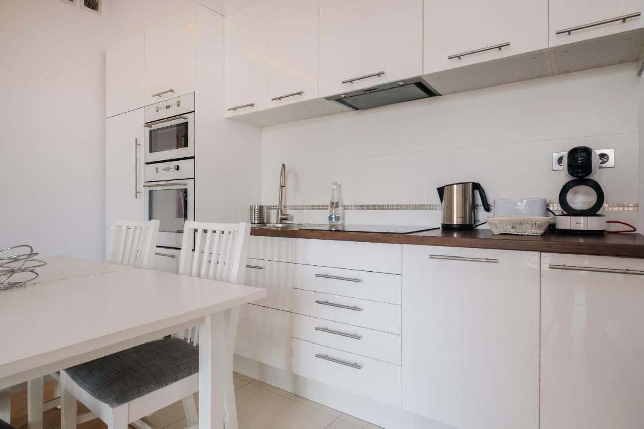Modern Apartment Across The Ponds Warschau Buitenkant foto
